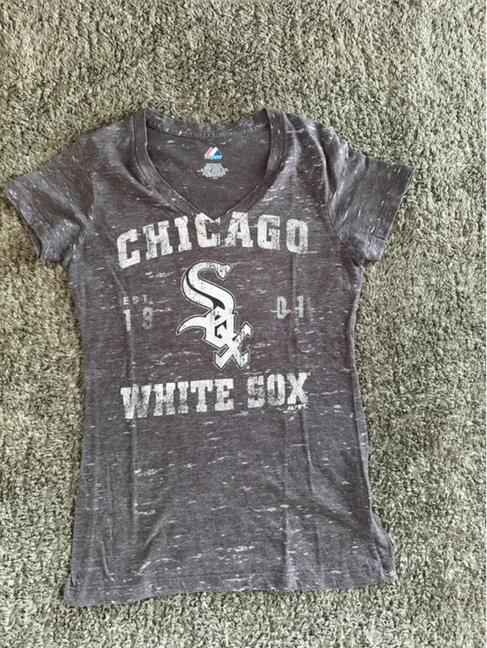 Majestic Chicago White Sox Women's V-Neck T-Shirt Large